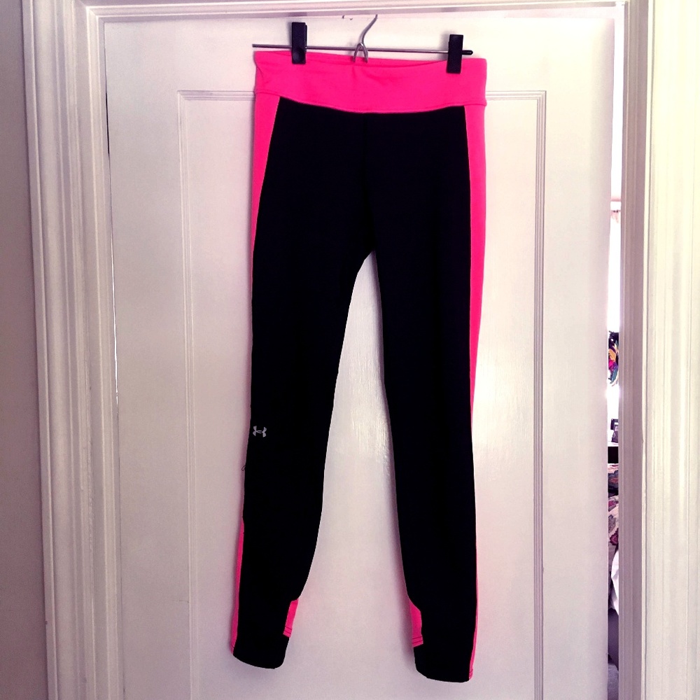 Size M/MD underarmour black & pink workout legging